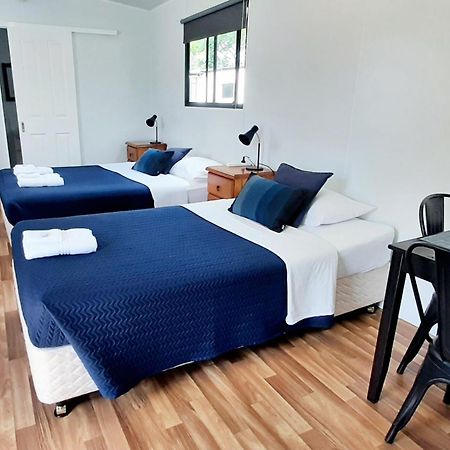 Mt Larcom Tourist Park Hotel Mount Larcom Bilik gambar