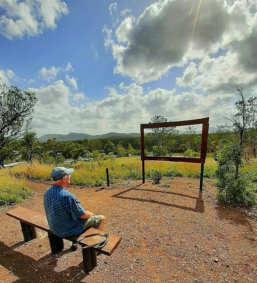 Mt Larcom Tourist Park Hotel Mount Larcom Luaran gambar
