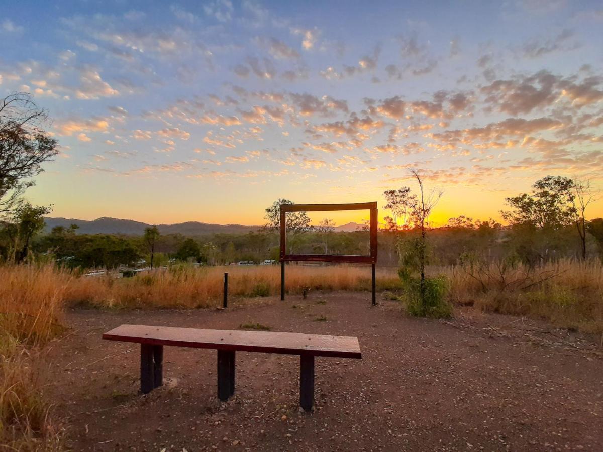 Mt Larcom Tourist Park Hotel Mount Larcom Luaran gambar